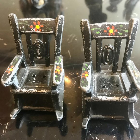 Vintage Cast Iron Toys Horse Drawn Wagon & Fireman & Amish Figurines - Picture 8 of 12